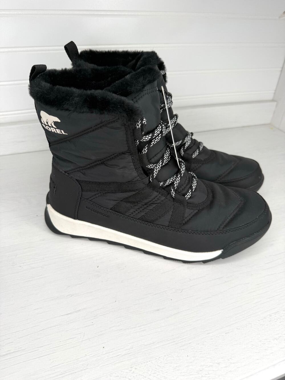 NWT Sorel Women's Whitney II Short Lace Winter Boots - Black, Size 9